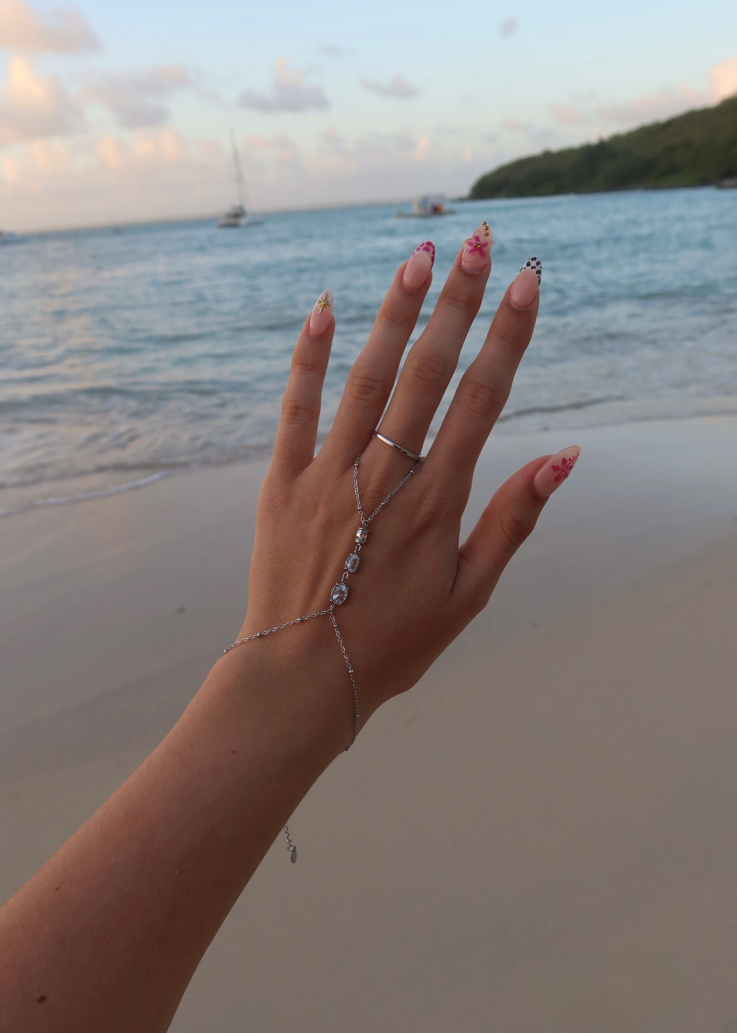 Chaîne de main Isabella argenté